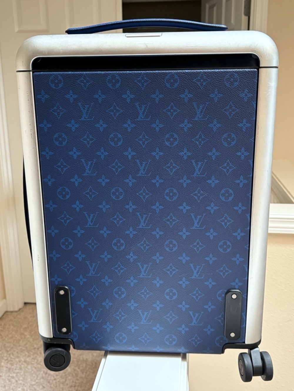 Louis Vuitton Blue Monogram Rolling Carry-On - Picture 5 of 9